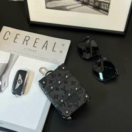 Picture of LV Keyring _SKULVkeyringlyh8312088